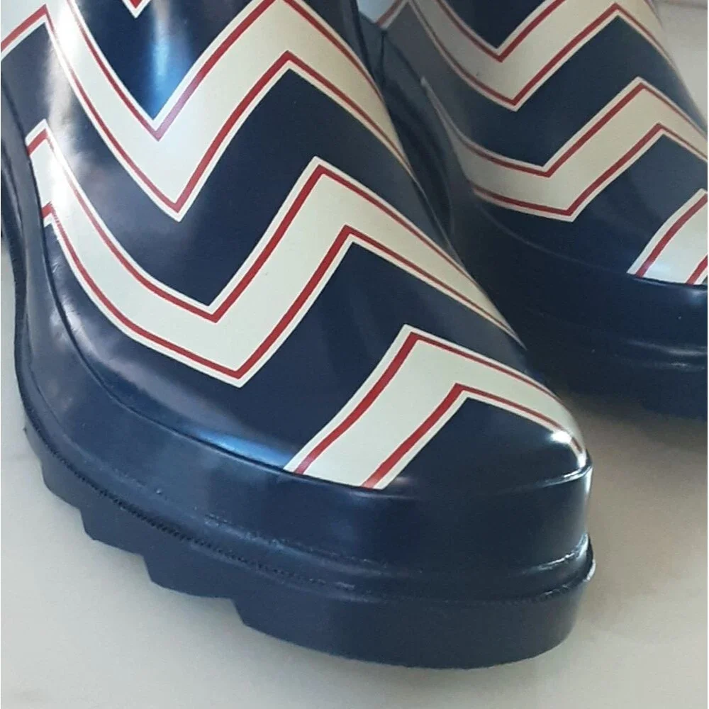 AUSTIN TRADING CO. Chevron Red White Blue Rain Boots Sz. 9